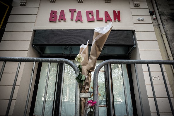 Bataclan, un anno dopo: su Rai News e Rete 4 omaggi e speciali per gli Attentati di Parigi