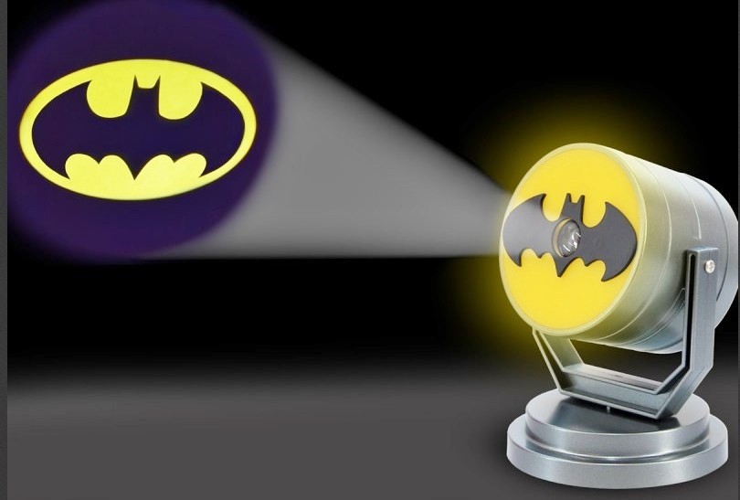 Batman: 5 divertenti gadget per i fan del “Cavaliere oscuro”