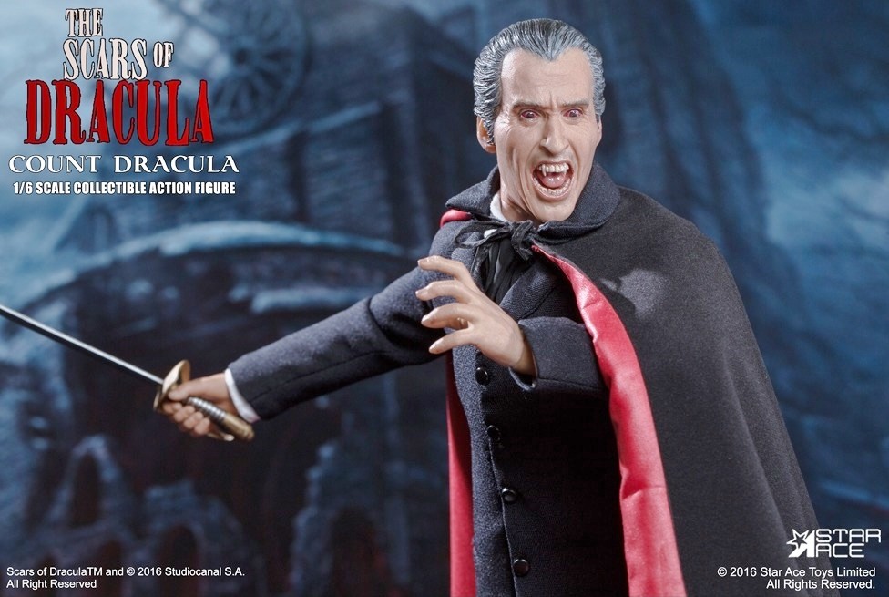 Dracula: nuova action figure di Christopher Lee nel film “Il Marchio di Dracula”