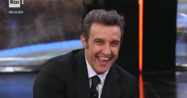 Flavio Insinna e il labile confine tra le “simpatiche domande” e l’aggressione