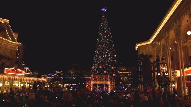 Laura Pausini Disneyland Paris – Accensione albero