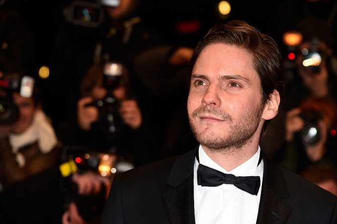 Serie Tv, novità: Daniel Brühl e Luke Evans protagonisti di The Alienist di TNT