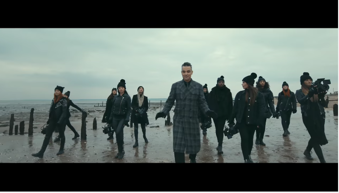 Robbie Williams | Love My Life: testo, traduzione e video ufficiale