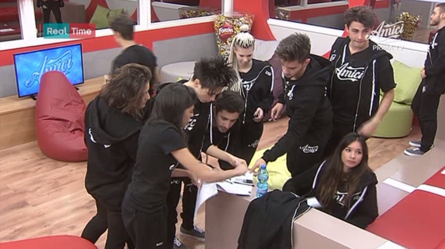 Amici 16 | Puntata 8 dicembre 2016 | In diretta