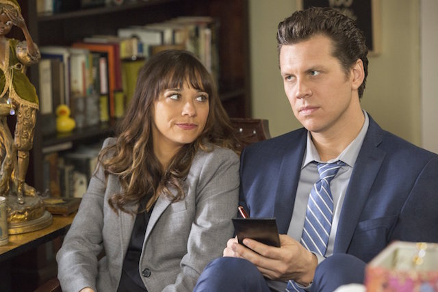 Angie Tribeca, su Joi la maratona di Capodanno della comedy poliziesca