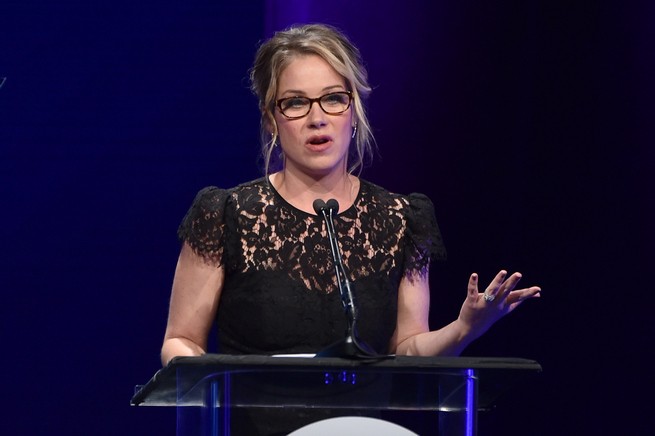 Serie Tv, novità: Christina Applegate in Your Time is Up scritto da Kathleen Robertson autrice anche di Swimming With Sharks