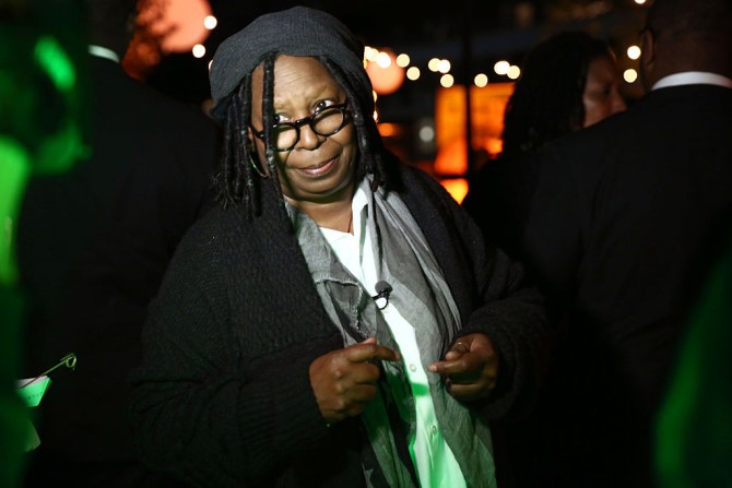 Serie Tv, novità: Whoopi Goldberg produce per Bravo. ABC ordina il pilot di Libby & Malcolm con Felicity Huffman