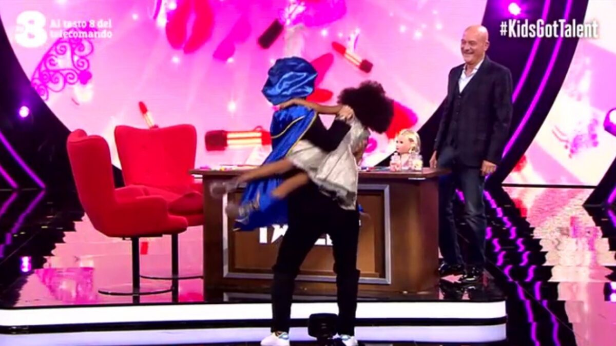 Kid’s got talent, Cattelan diventa il Principe di Natale (ma lui e Bisio non legano)