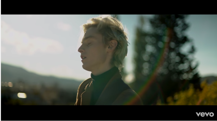 Luca Chikovani, On my own: testo, traduzione e video ufficiale