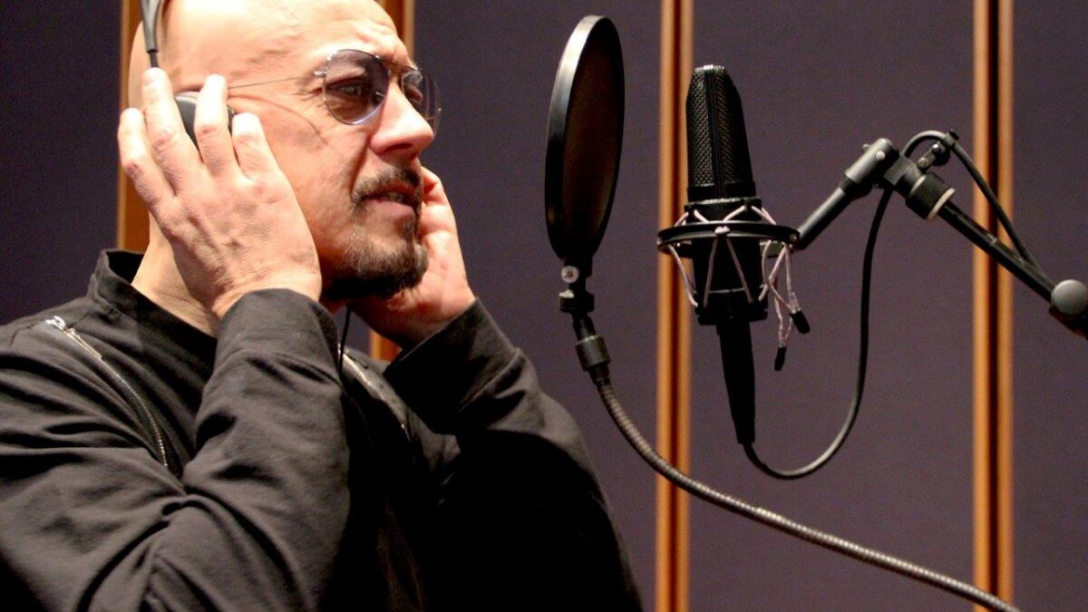Enrico Ruggeri annuncia il ritorno dei Decibel: nuovo album nel 2017