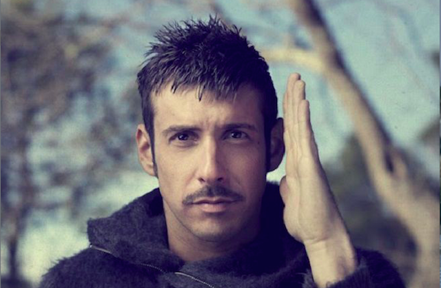 Francesco Gabbani a Sanremo 2017: ha vinto le Nuove Proposte nel 2016