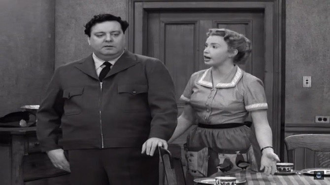 Serie Tv, novità: CBS lavora a The Honeymooners reboot di un classico anni ’50. Freeform ordina Alone Together