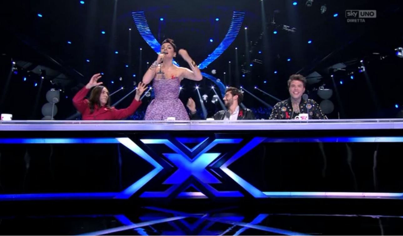 XtraFactor, Manuel Agnelli lascia lo studio dopo le parole di Arisa: “Usi X Factor per esercitare odio sui più deboli”