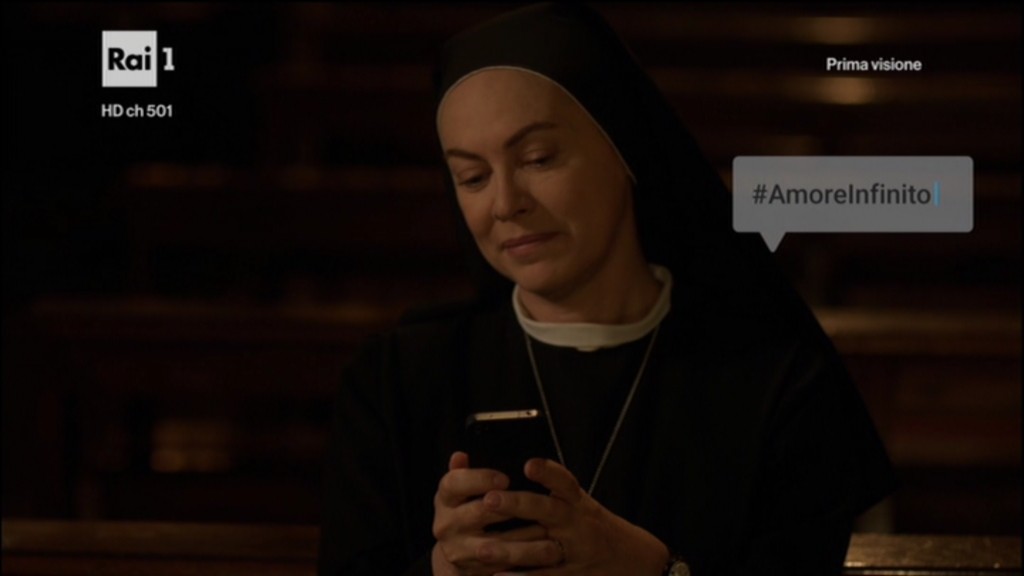 Che Dio Ci Aiuti 4, l’uso degli hashtag all’interno degli episodi