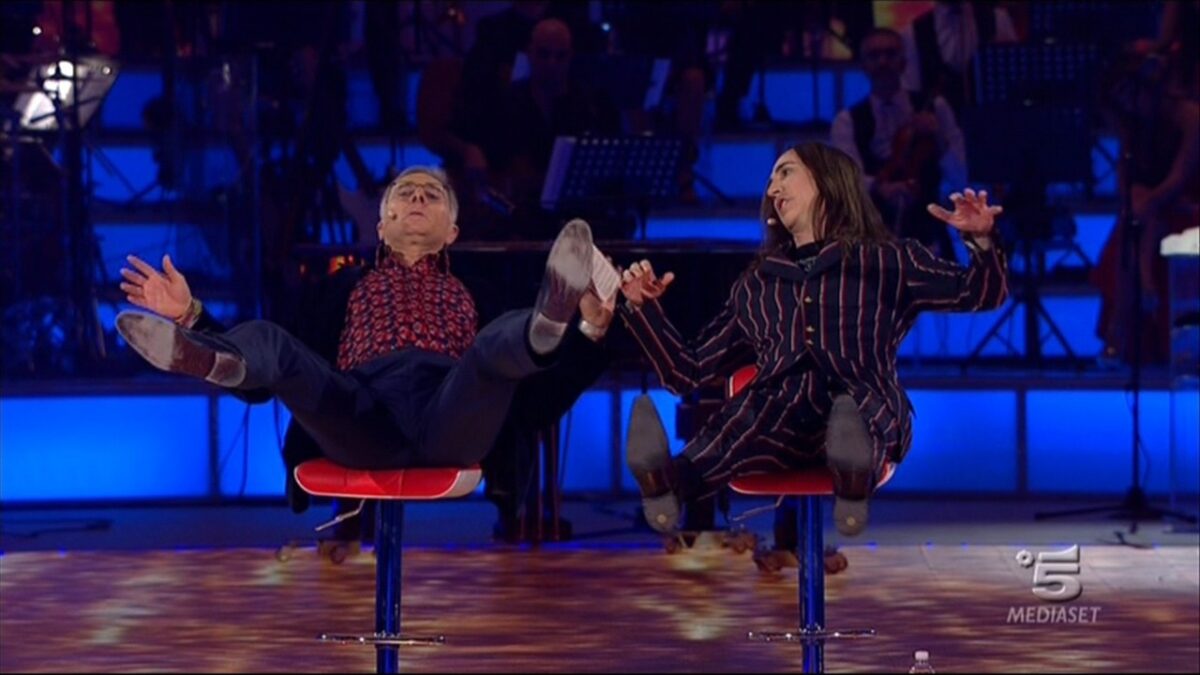 ‘Il senso della Music’ è tutta nelle cover: le esibizioni-evento nobilitano un talk deludente