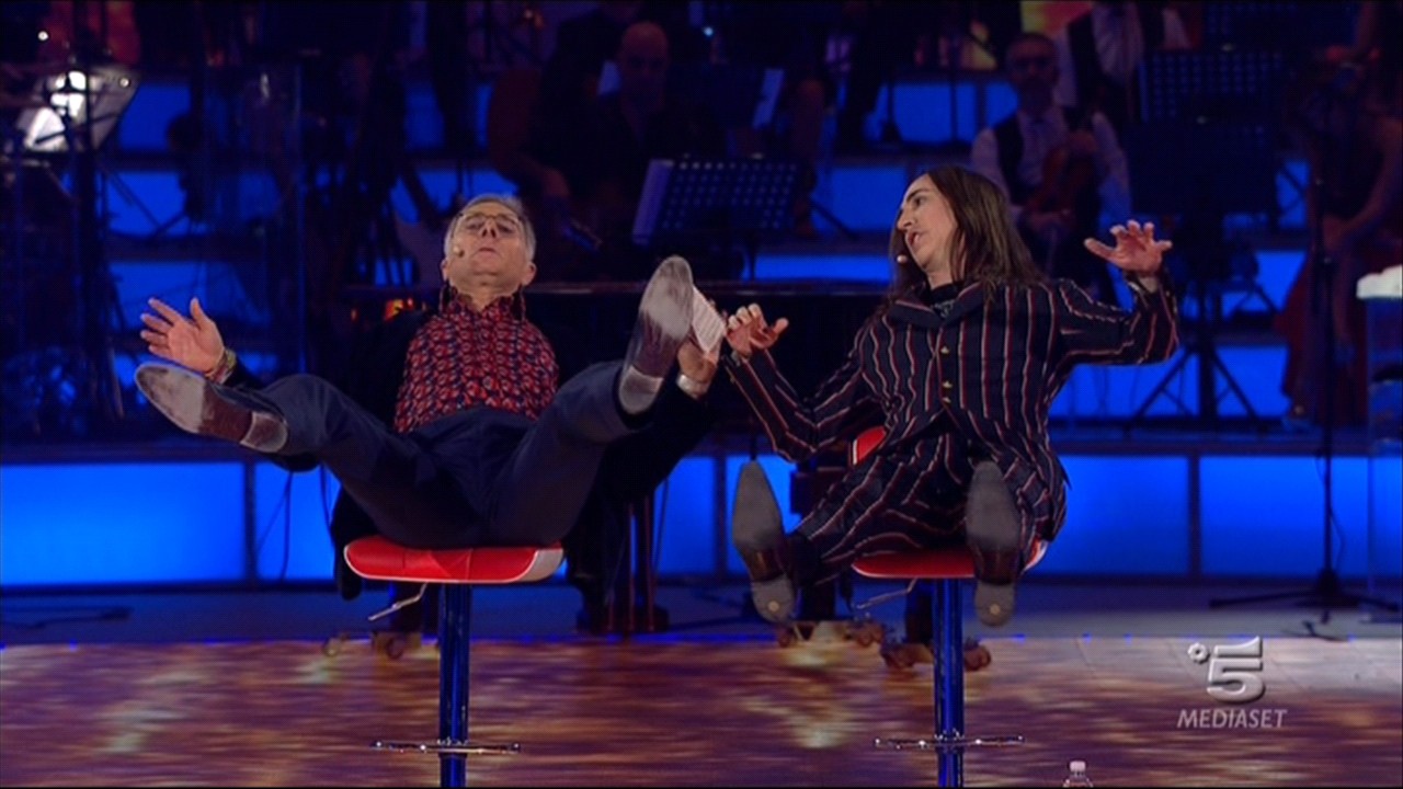 ‘Il senso della Music’ è tutta nelle cover: le esibizioni-evento nobilitano un talk deludente
