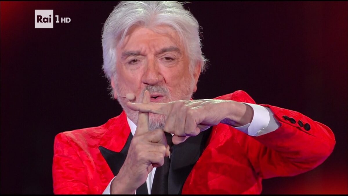 Cavalli di Battaglia, Proietti lucida Bonolis (per Sanremo?) e regala un’altra serata d’alta classe