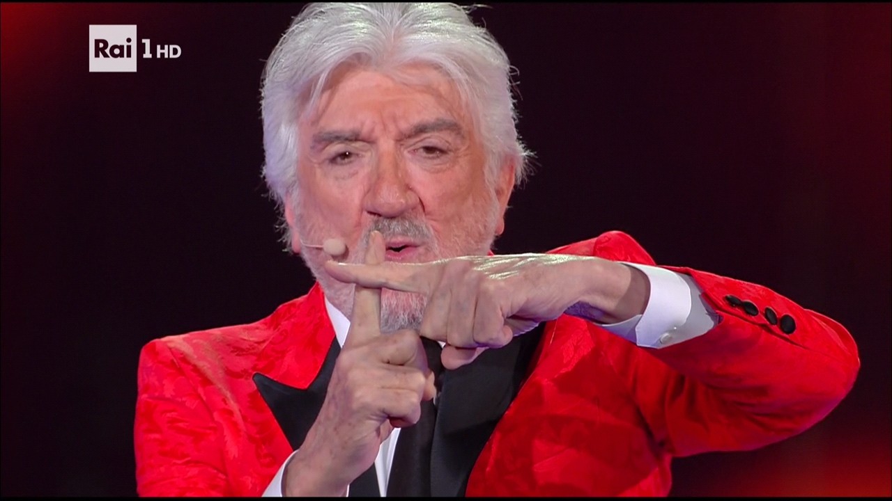 Cavalli di Battaglia, Proietti lucida Bonolis (per Sanremo?) e regala un’altra serata d’alta classe