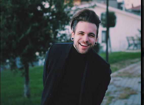 Sanremo 2017, Alessio Bernabei – Nel mezzo di un appaluso: “Un brano più classico, meno Edm”