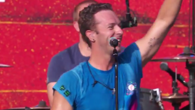 Coldplay, Amazing Day: testo, traduzione e video (con i fan protagonisti)
