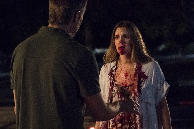 Serie Tv, novità: Netflix svela la particolarità di Santa Clarita Diet, la comedy con Drew Barrymore