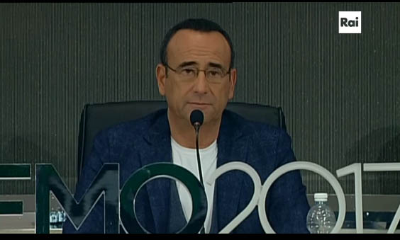 Carlo Conti a Canale 5? Il conduttore smentisce: “Fantascienza”