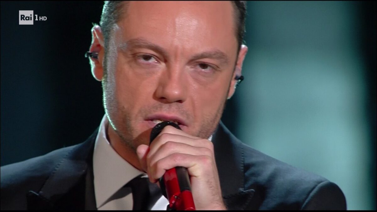 Tiziano Ferro a Sanremo 2017 canta Potremmo ritornare