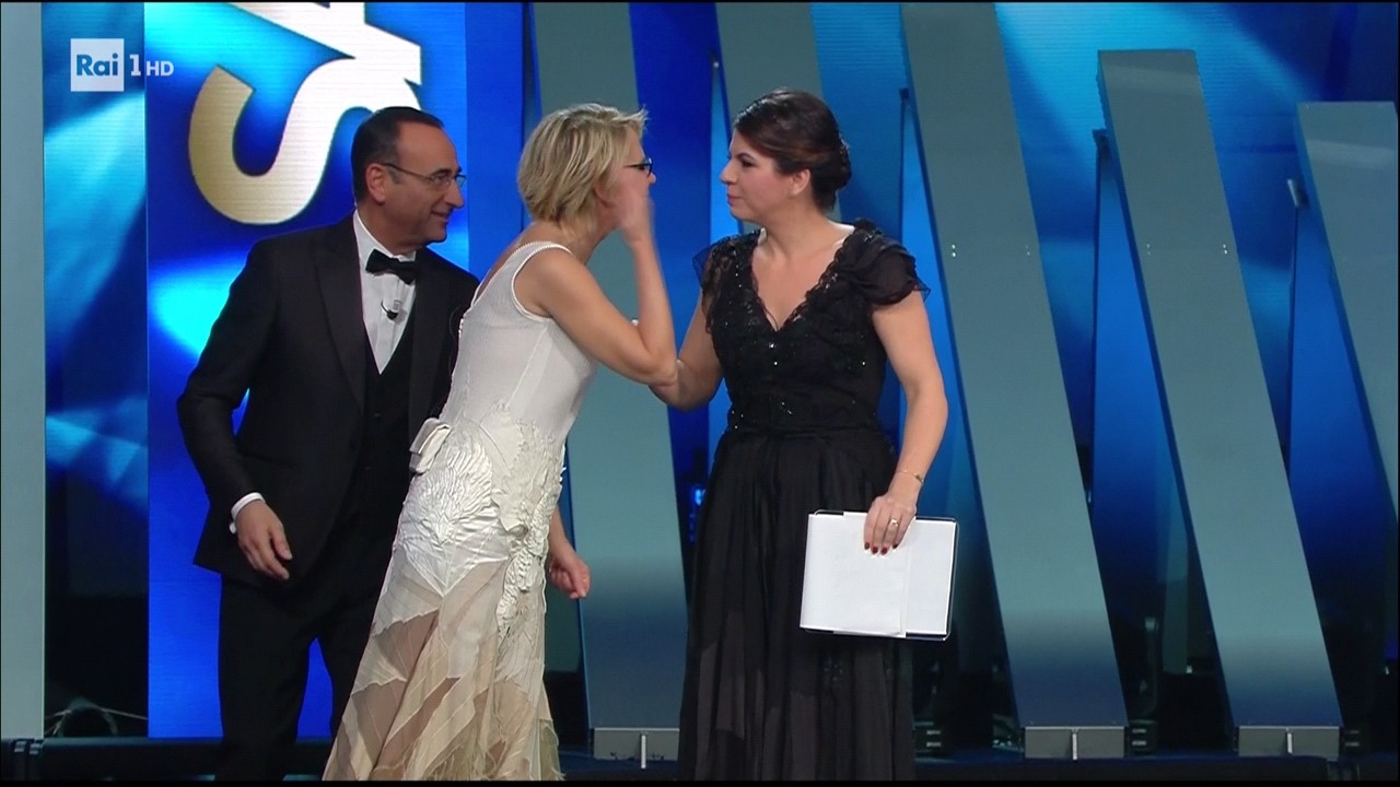 Sanremo 2017, Maria De Filippi porta il suo mondo al Festival e fa “Ciaone!” a tutti