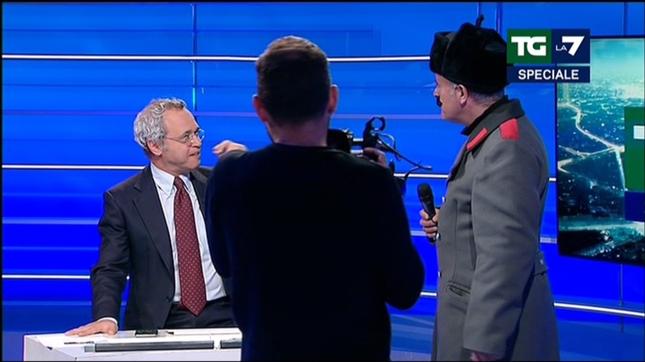 Maratona Mentana, il miglior format politico in tv (e il ‘comunista’ Enrico Lucci occupa lo studio)