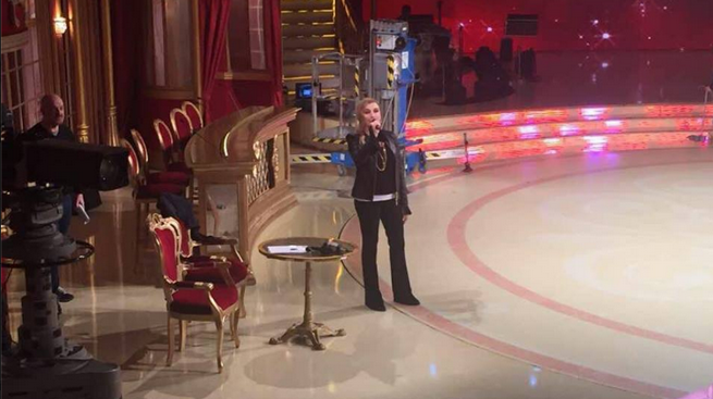 Ballando con le stelle 2017, l’ennesimo rinvio nel palinsesto. Carlucci: “Mi hanno appena informata…”