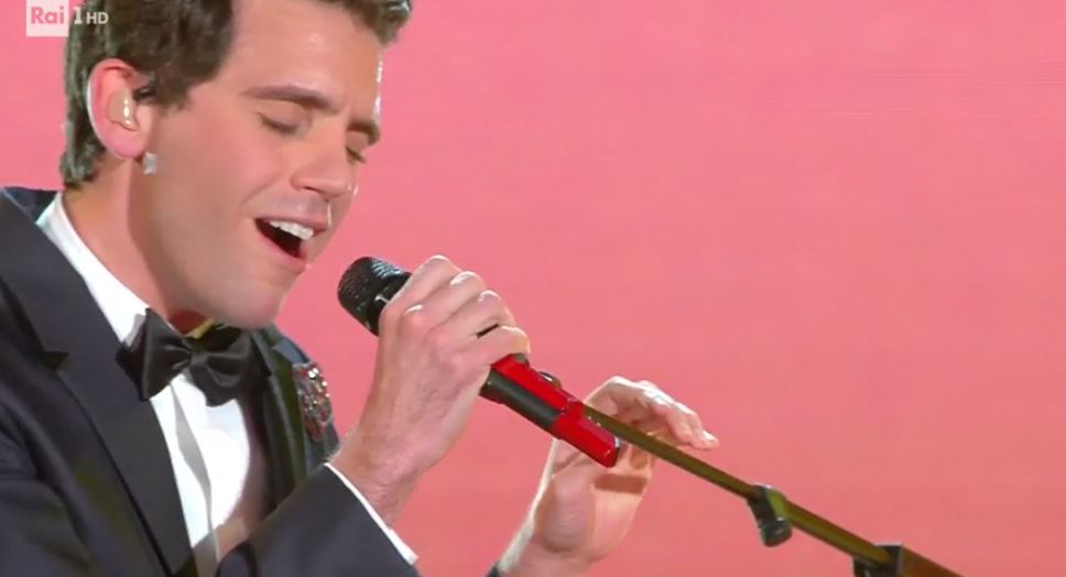 Sanremo 2017, Mika ospite [video esibizione]