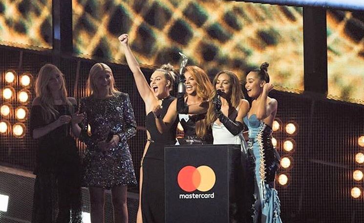 Brit Awards 2017, tutti i vincitori da David Bowie e Adele alle Little Mix e Robbie Williams