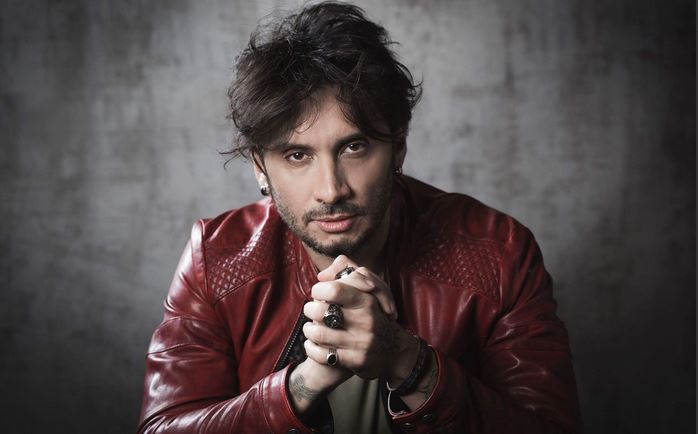 Sanremo 2017, Fabrizio Moro – Portami via: “Versi scritti pensando a mia figlia che ora ha 3 anni”