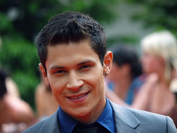 Serie Tv, novità: Alex Meraz in Scalped pilot di WGN America. Jeremy Luke in This is Us