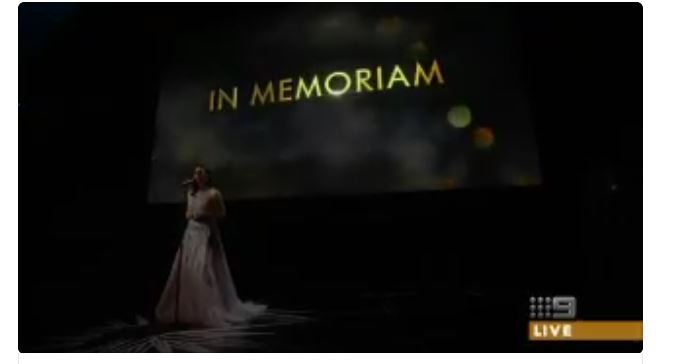 Oscar 2017, Ad memoriam – Sara Bareilles canta Both Sides Now di Joni Mitchell [video]