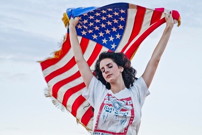 Lana Del Rey e il rituale magico contro il presidente Trump