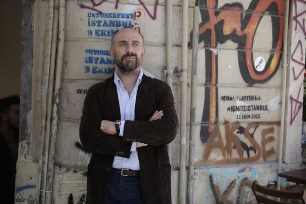 Rosso Istanbul: trailer, clip e foto del film di Ferzan Ozpetek