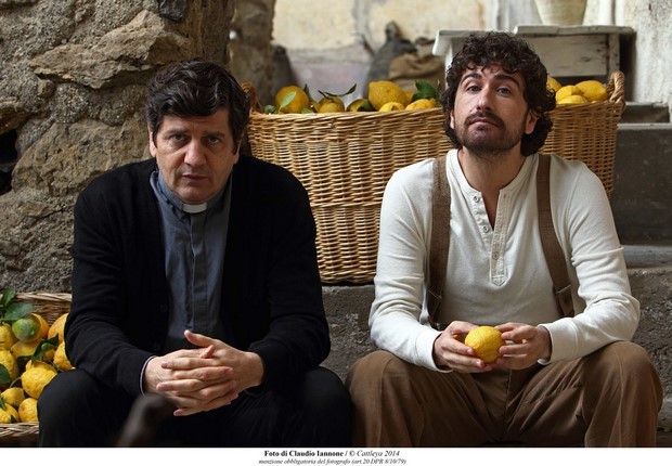 Si accettano miracoli: foto del film su Rai 1