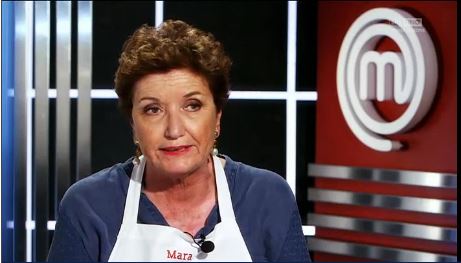 Celebrity MasterChef Italia, Mara Maionchi si cucina giudici e format (e compensa il Cracco mancante)