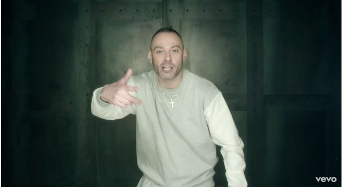 Fabri Fibra, Fenomeno: testo e video ufficiale