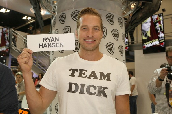 Serie Tv, pilot: Ryan Hansen in Real Life, Dominic Burgess in Linda From HR