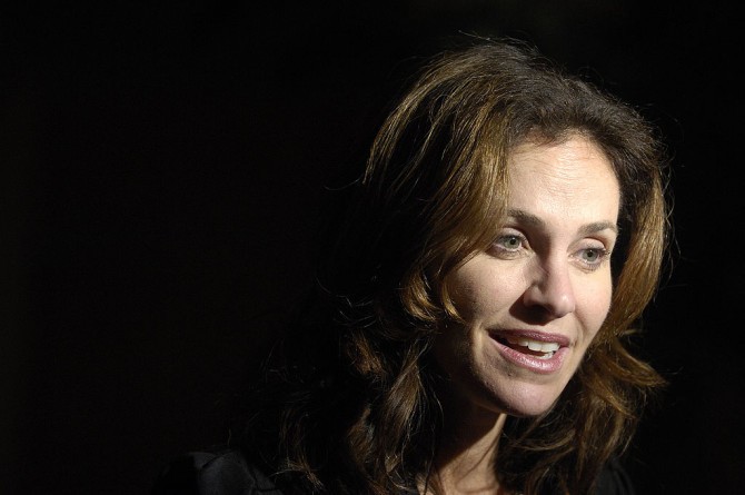 Serie Tv, pilot: Amy Brenneman in The Get di CBS, Ricardo Chavira in Mission Control