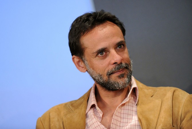 Serie Tv, novità: Alexander Siddig sarà Ra’s Al Ghul in Gotham, Zach Gilford in Lifeline di YouTube