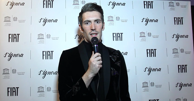 Giovanni Caccamo a Blogo: “Dal tour S’Ignora al concerto per Papa Francesco: bellezza e energia si incontrano” (video)