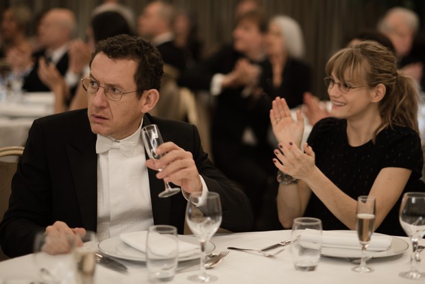 Un tirchio quasi perfetto: clip e featurette in italiano del film con Dany Boon