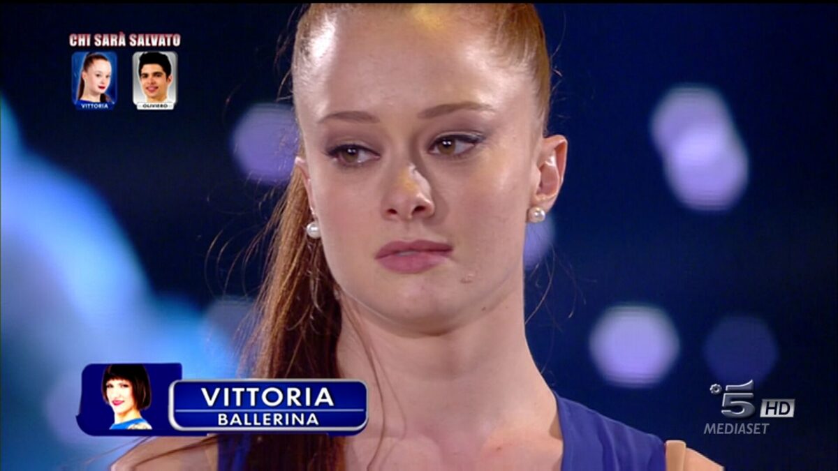 Amici 16-Serale, puntata dell’8 aprile: eliminata Vittoria, Morgan contro il pubblico di bimbiminkia (video)
