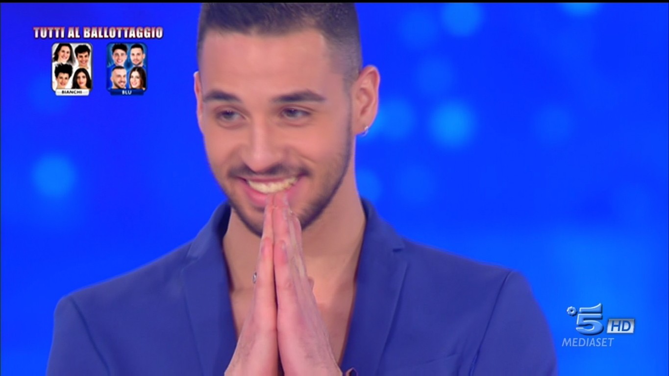 Amici 16, Serale del 29 aprile: eliminato Cosimo, Riccardo contro i giudici