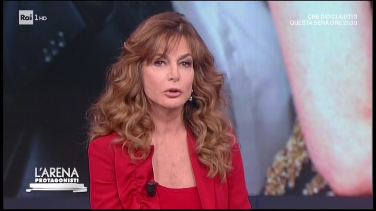 Giuliana De Sio a L’Arena: “Traumatizzata da Ballando: io vera, voi abituati alla plastica”
