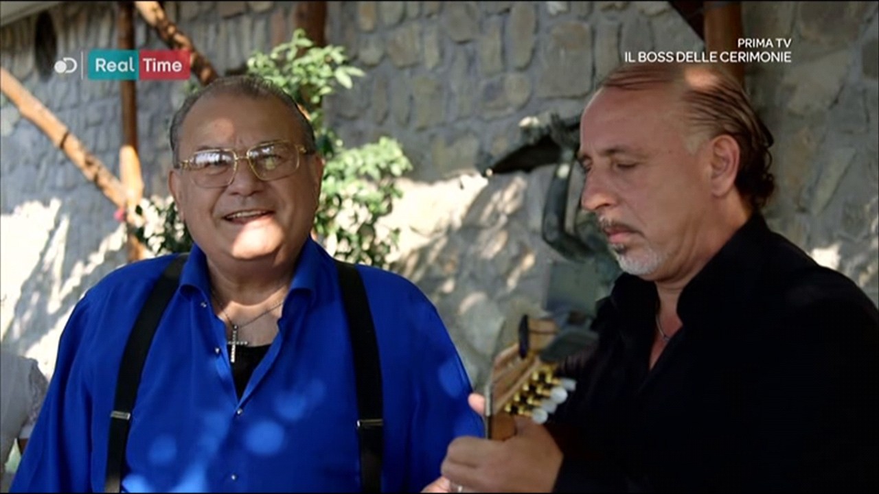 Il Boss delle Cerimonie 5, Don Antonio vendemmia e Nello si sposa con se stesso per i 40 anni
