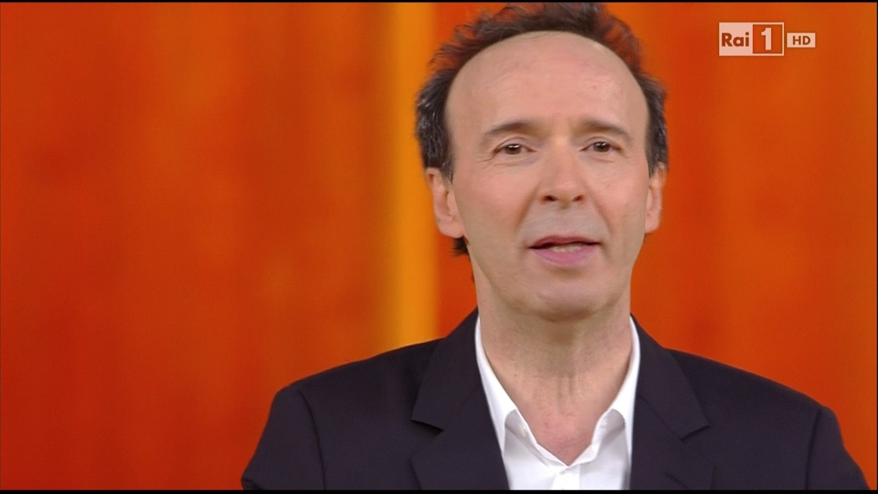 Report, Roberto Benigni querela: “Notizie false e diffamatorie”. La replica del programma di Rai3